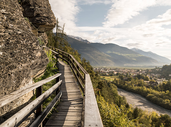 Zum Wandern im Vinschgau sind die Waalwege ideal für Familien mit Kindern und aktive Paare